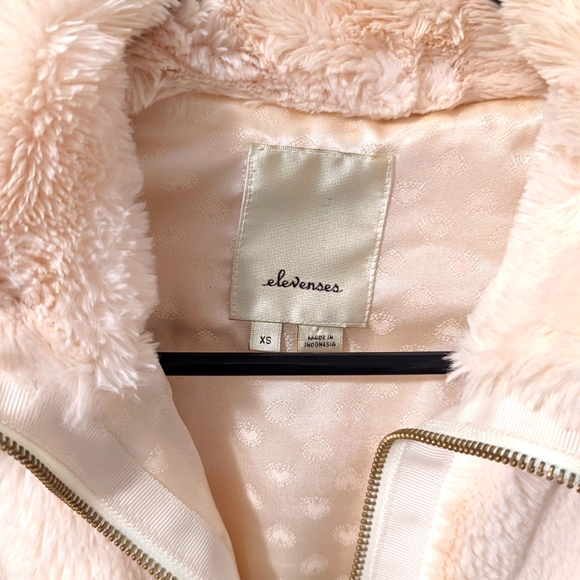 Jacket - Picture 3 of 4